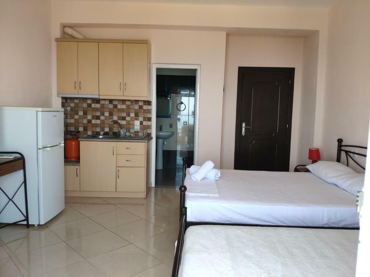 Let Hotel *