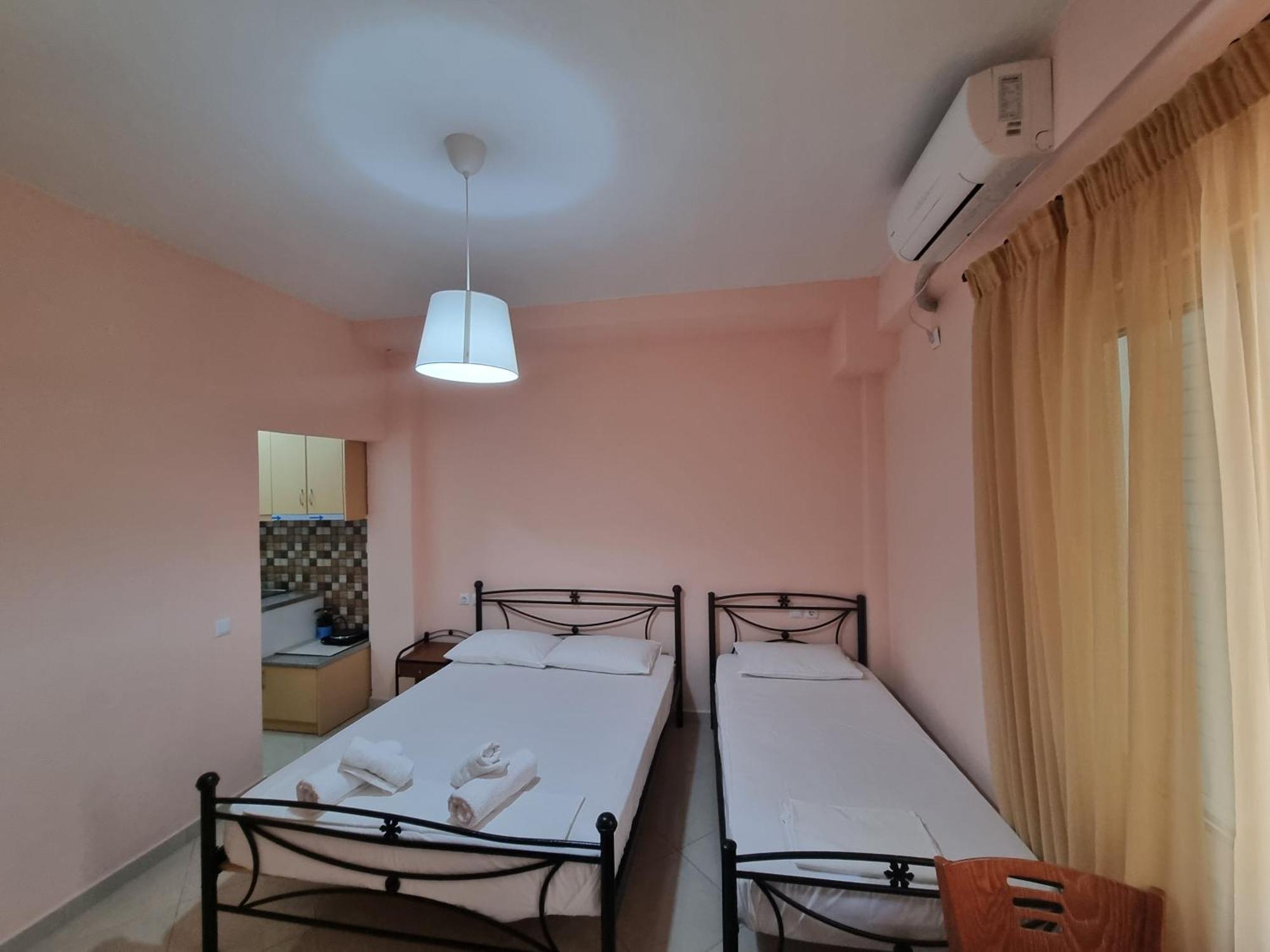 Hotell Let *