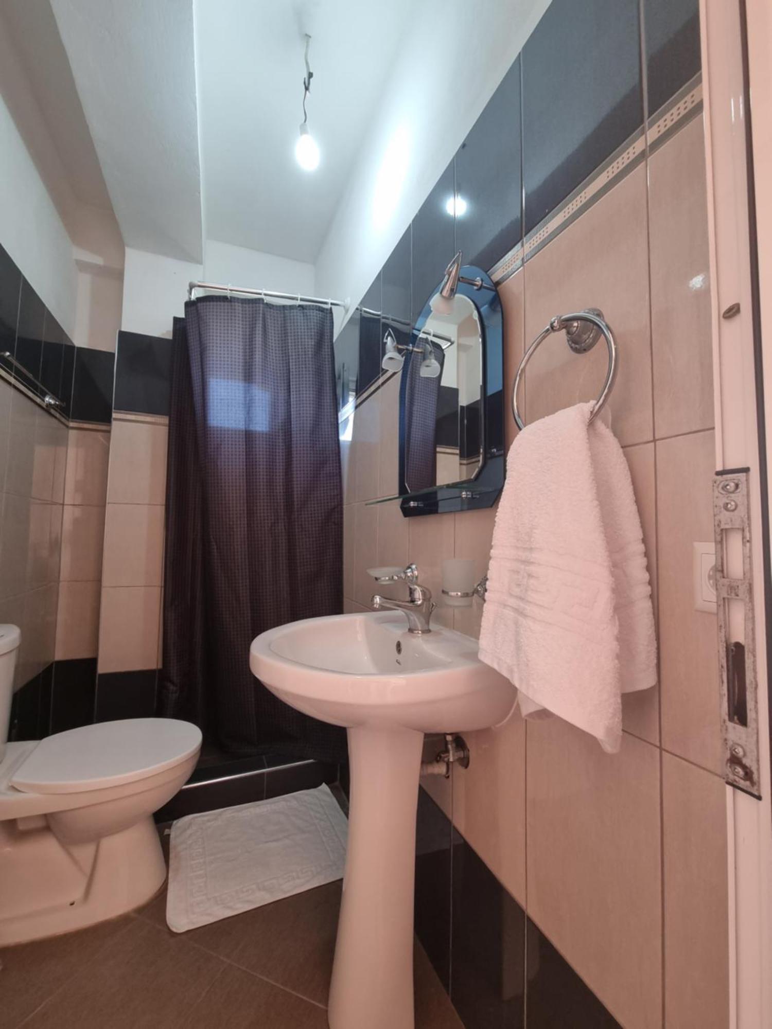 Hotell Let Lukovë